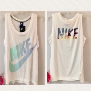 NWT Two Nike Woman’s Tops Lot